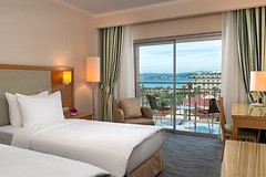 Oda Görseli: Premium Oda Balkonlu Deniz Manzaralı / Yarım Pansiyon